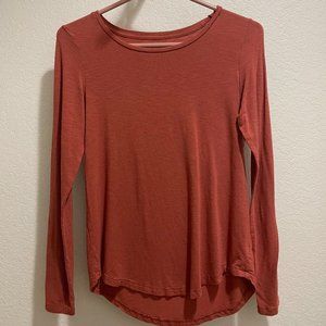 Aerie red long sleeve shirt